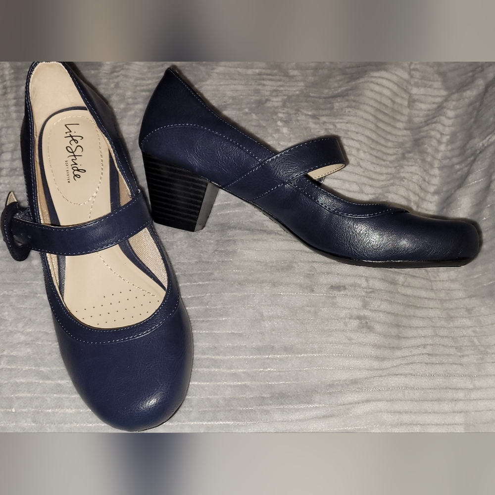 Mary Janes - Picture 2 of 3
